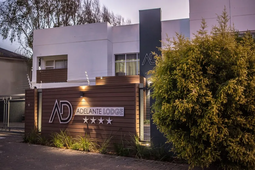 Adelante Lodge - Image 1