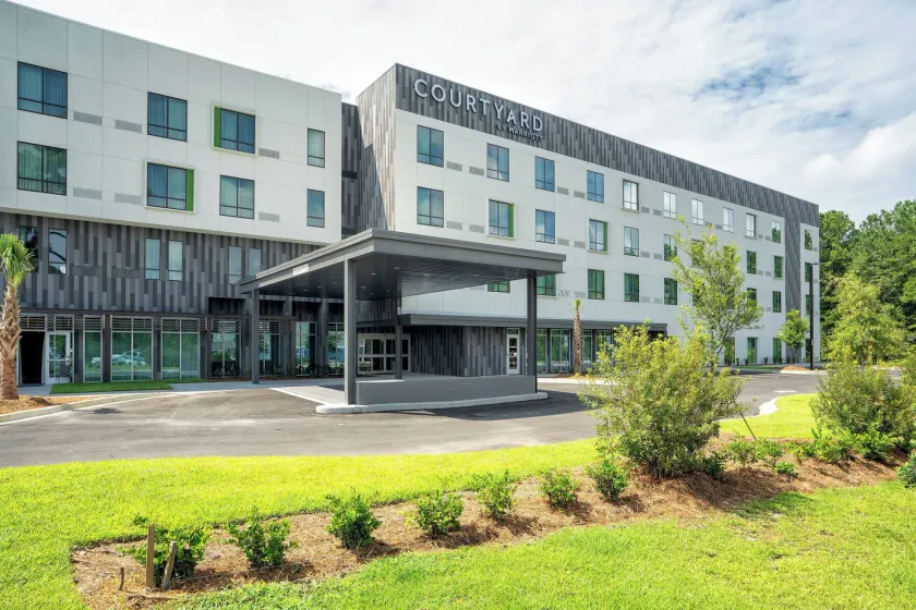 Courtyard by Marriott Charleston-North Charleston - Image 1