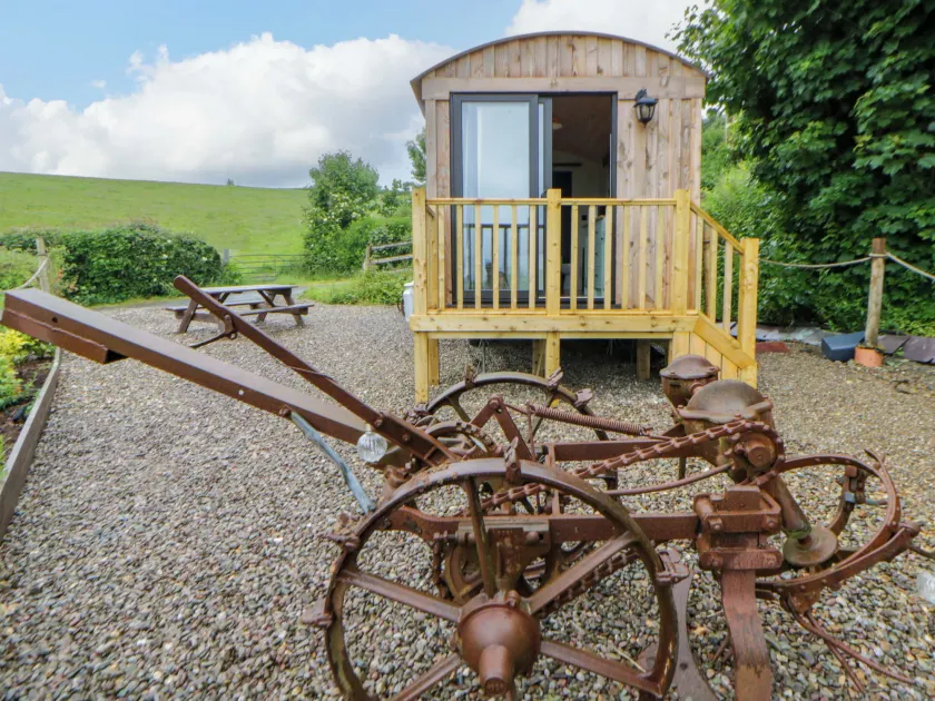 The Hut - Image 1