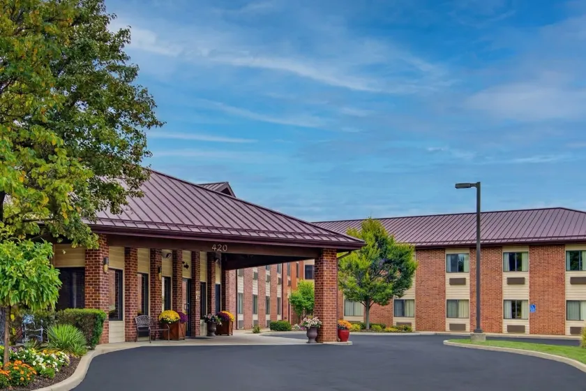 Capital O Amerihost Inn and Suites Fulton Hwy 54 MO - Image 1