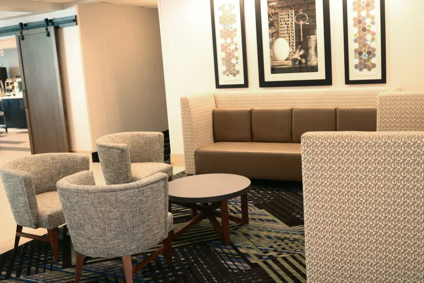 Holiday Inn Express & Suites Columbia-I-26 @ Harbison Blvd by IHG - Hall