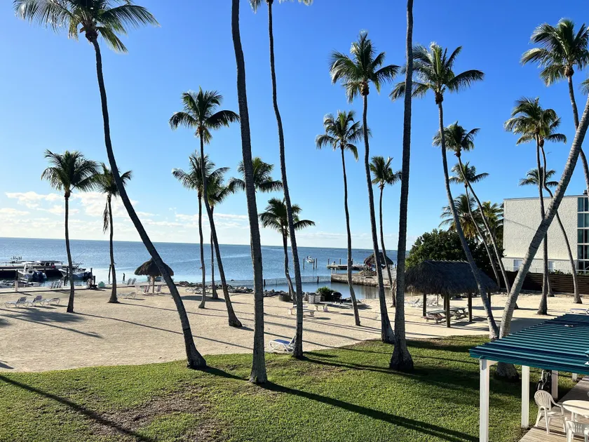 Breezy Palms Resort - Image 1