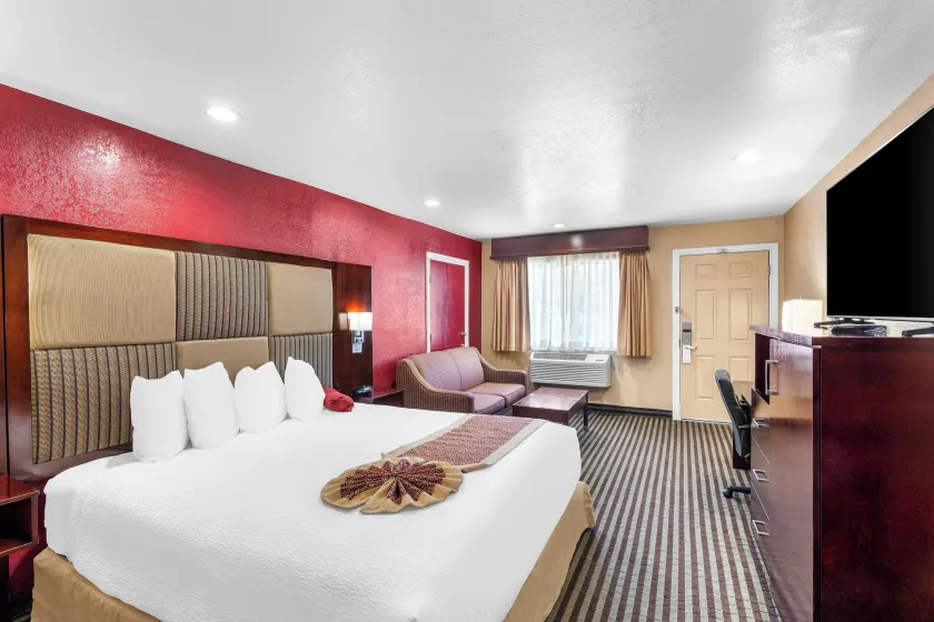 Best Western Plus Yosemite Way Station - Image 1
