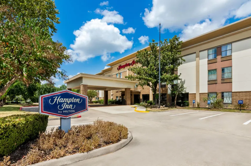 Hampton Inn Houston-Willowbrook Mall - Image 1