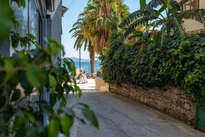 Meraki Rooms - Image 1