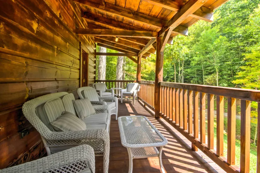 Scenic Trade Cabin w/ Deck Near Boone & App State! - Image 1