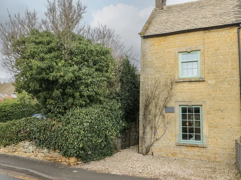 Barton Cottage - Image 1