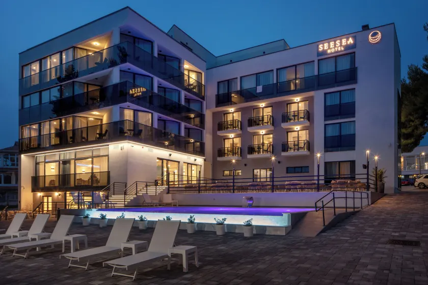 SeeSea Hotel - Image 1