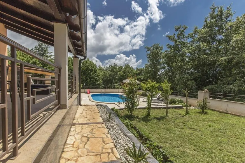 Luxury experience in Villa Lucia with heated pool and Play station 4 - Image 1