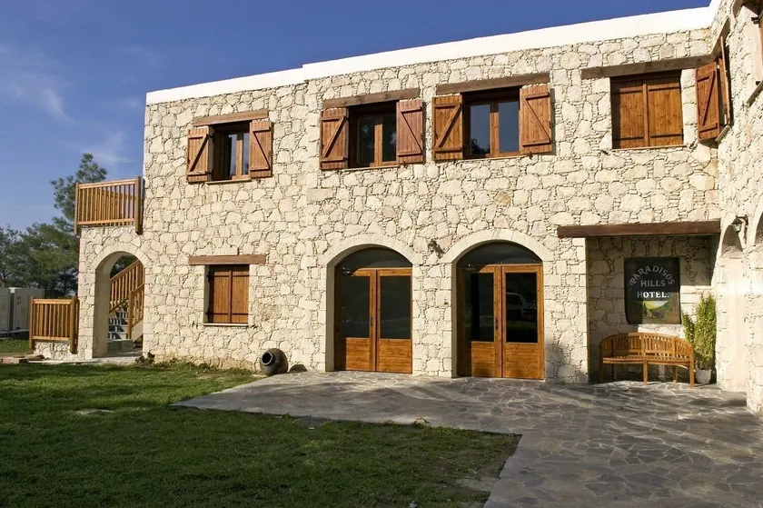 Demetriou Paradisos Hills Hotel - Image 1