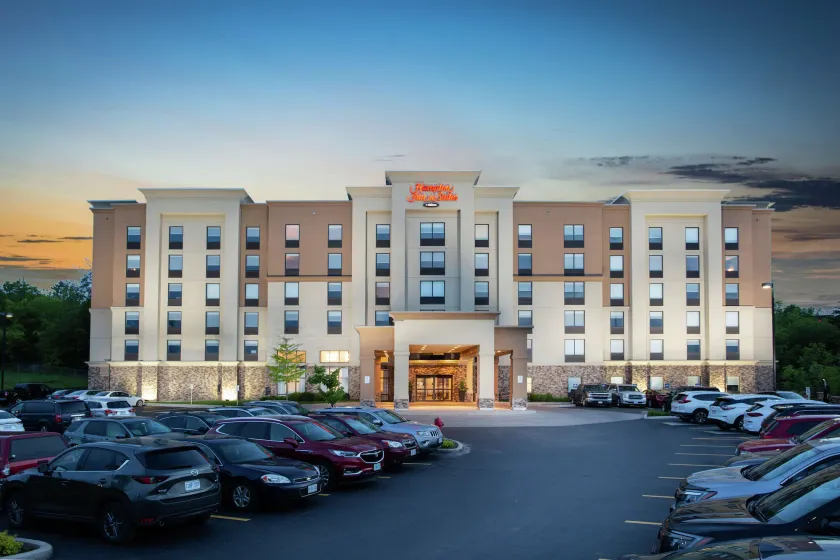 Hampton Inn & Suites Barrie - Image 1