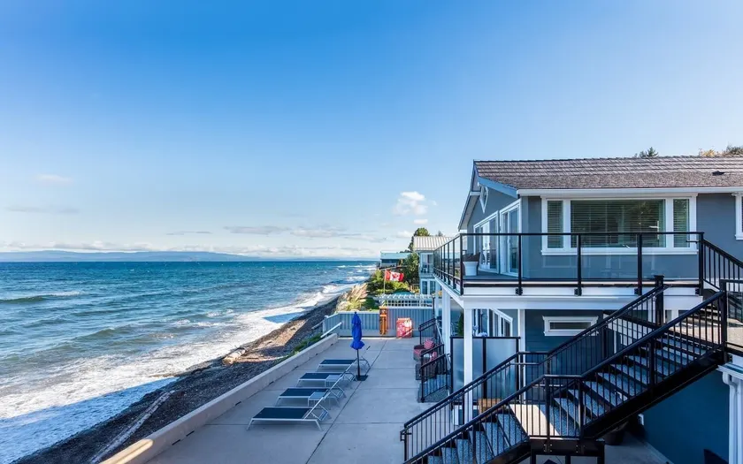 Qualicum Beach Ocean Suites  - Image 1