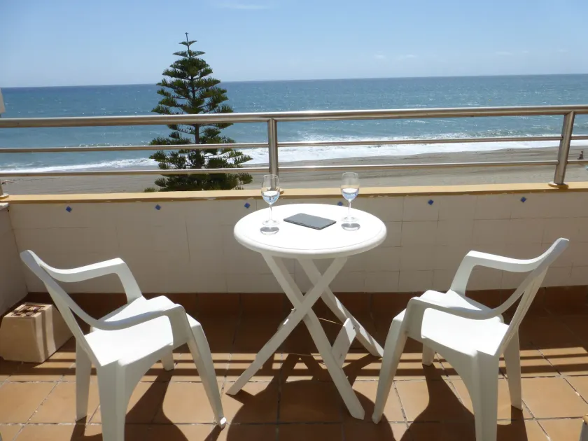 1 Bedroom Penthouse On Front Line Of The Beach - Image 1