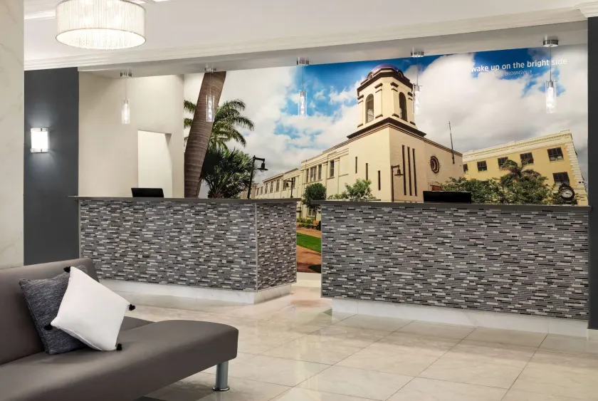 La Quinta by Wyndham Brownsville North - Hall