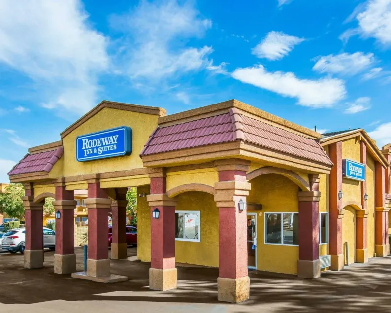 Rodeway Inn & Suites Corona - Image 1