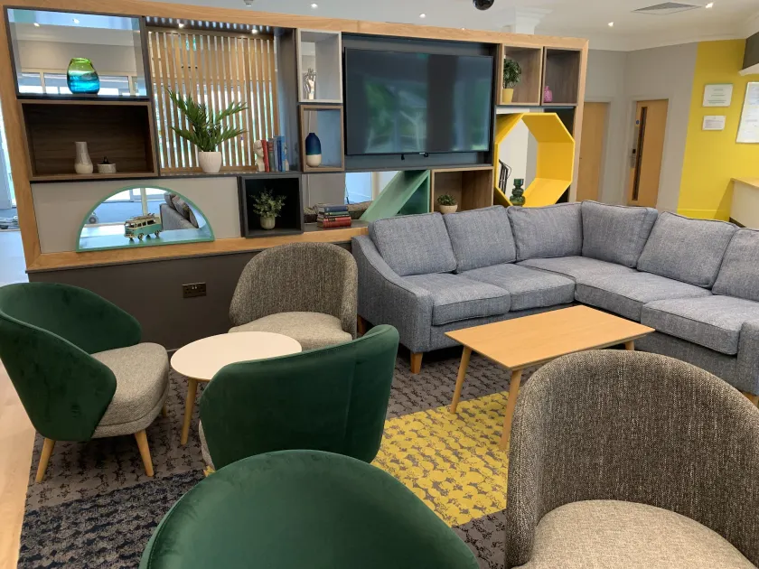 Holiday Inn Aylesbury by IHG - Lobby