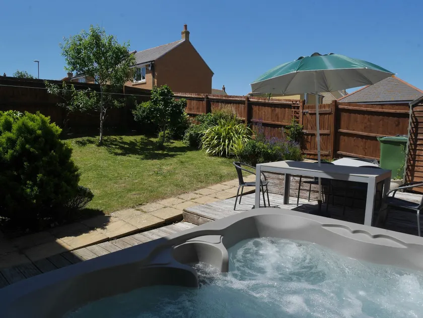 Cliffwalk Cottage - Image 1