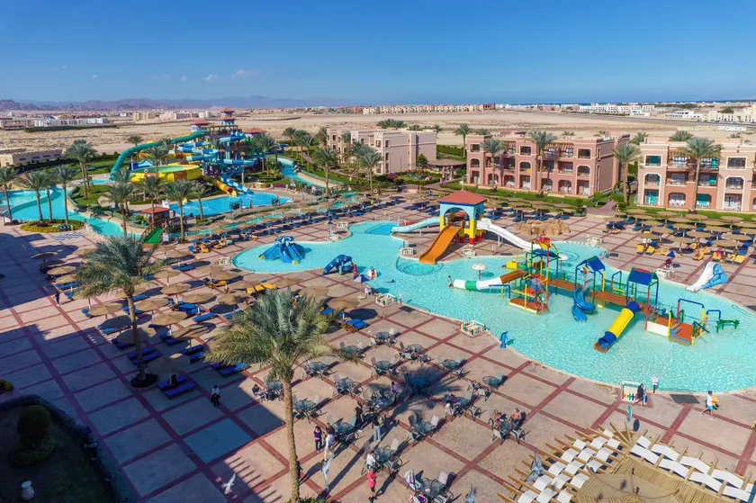 Charmillion Club Aquapark - Image 1