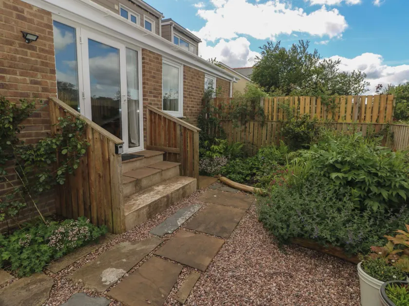 Garden View - Image 1