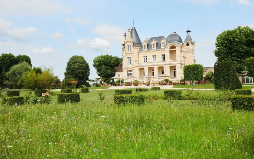 Château Hôtel & Spa Grand Barrail - Image 1