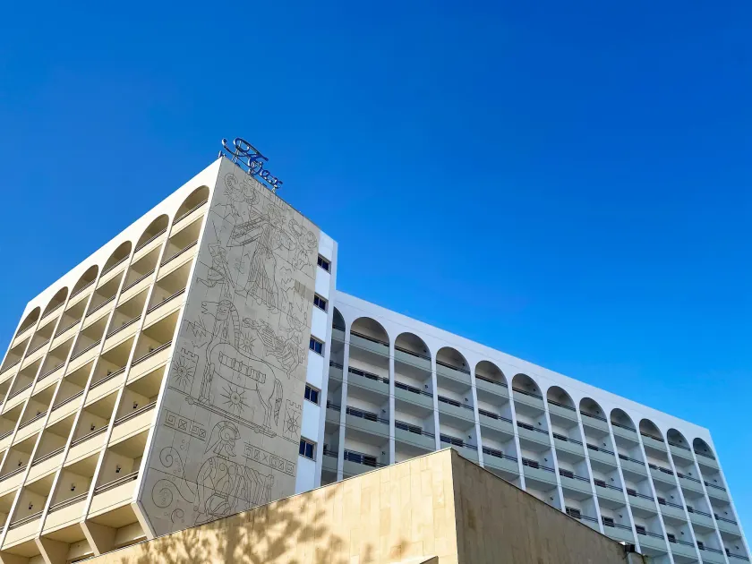 Ajax Hotel - Image 1