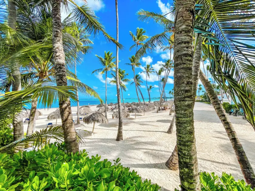 PUNTA CANA Paradise Studios BEACH POOL - Image 1