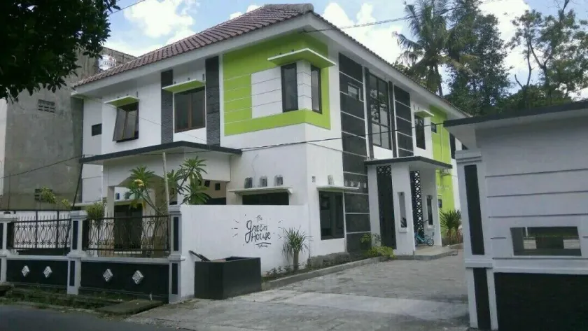 RedDoorz at Greenhouse Tegalwaras Palagan - Image 1