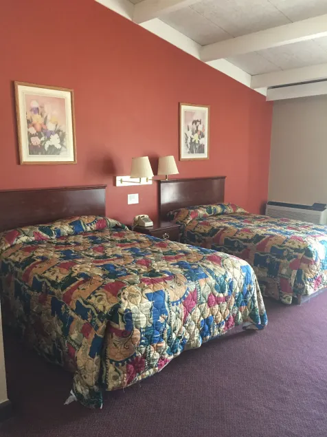 Red Carpet Inn - Image 1