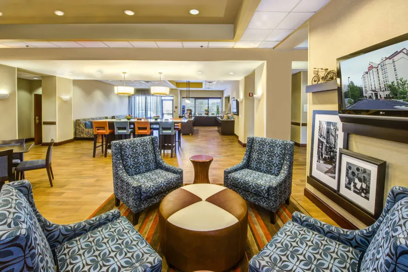 Hampton Inn & Suites Atlanta Galleria - Image 1