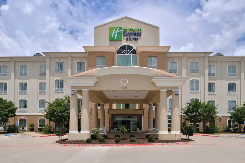 Holiday Inn Express Hotel & Suites Sherman Highway 75 by IHG - Image 1