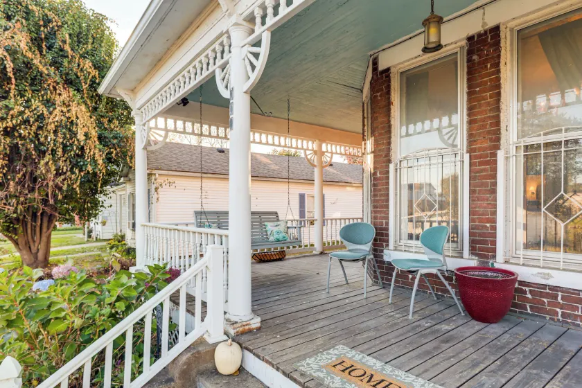 2 Blocks to Ohio River! Historic Victorian Gem - Image 1