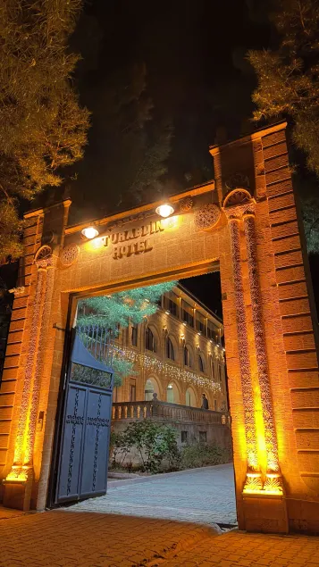 Turabdin Hotel - Image 1