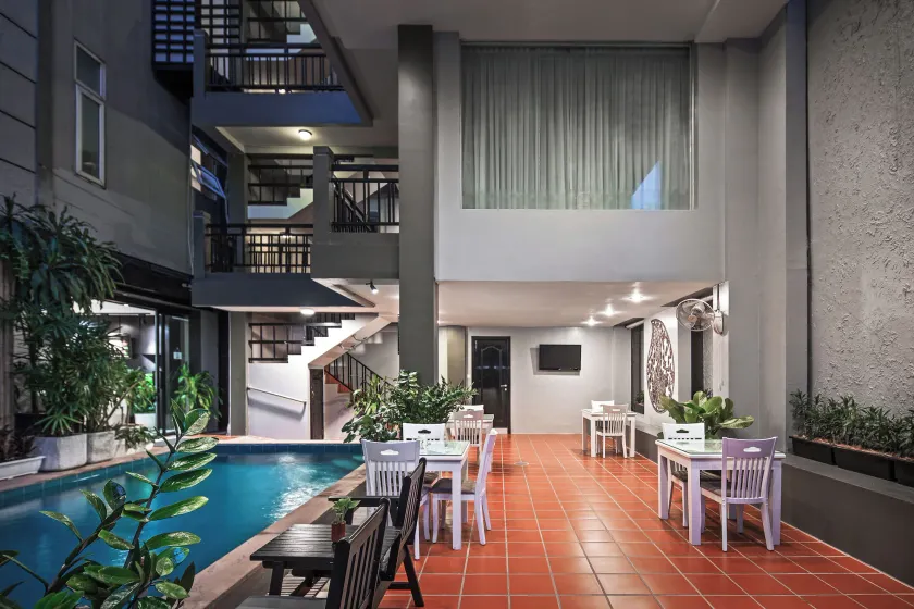 King Grand Boutique Hotel - Image 1