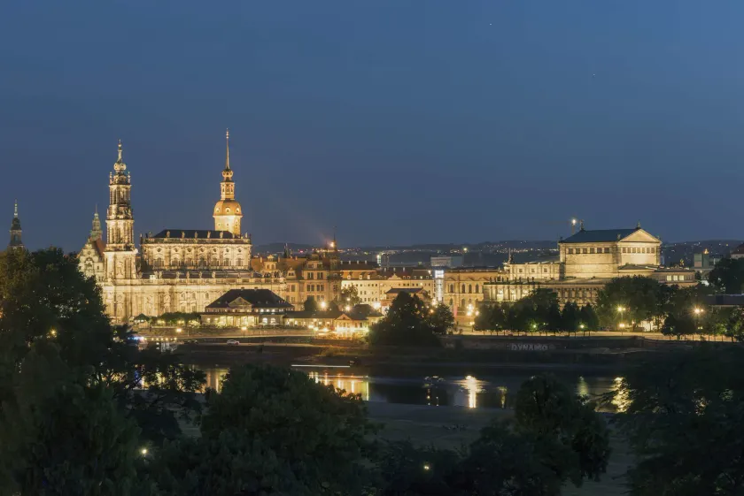 Maritim Hotel Dresden - Image 1