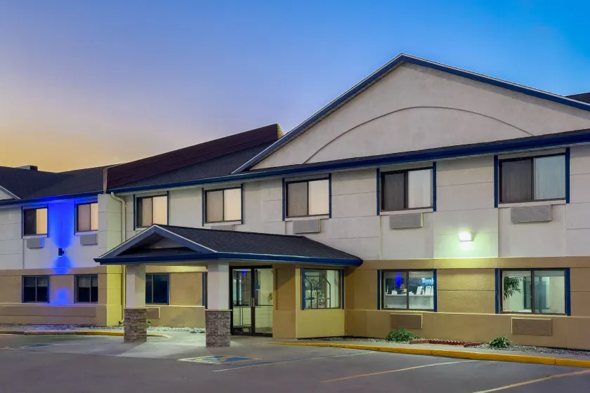 Travelodge by Wyndham Fargo - Image 1