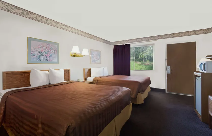 Travelodge Page - Image 1