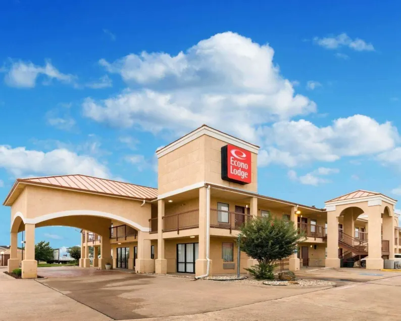 Econo Lodge Hillsboro I-35 - Image 1