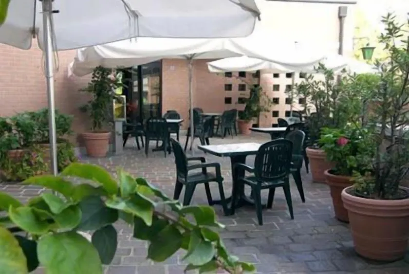 Hotel President - Image 1