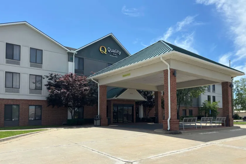 Quality Inn Warrensburg - Image 1