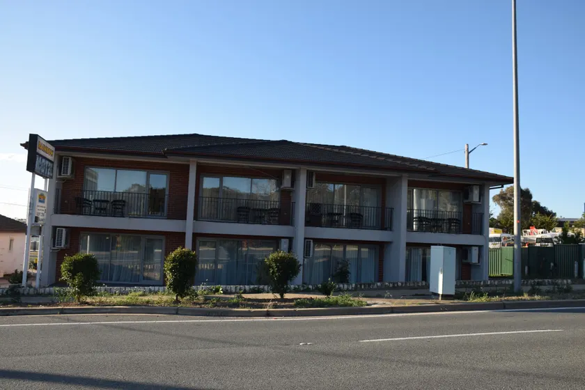 Rainbow Motel Queanbeyan - Image 1