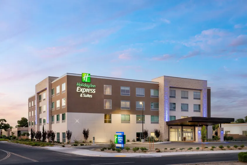 Holiday Inn Express & Suites Fresno Airport by IHG - Image 1