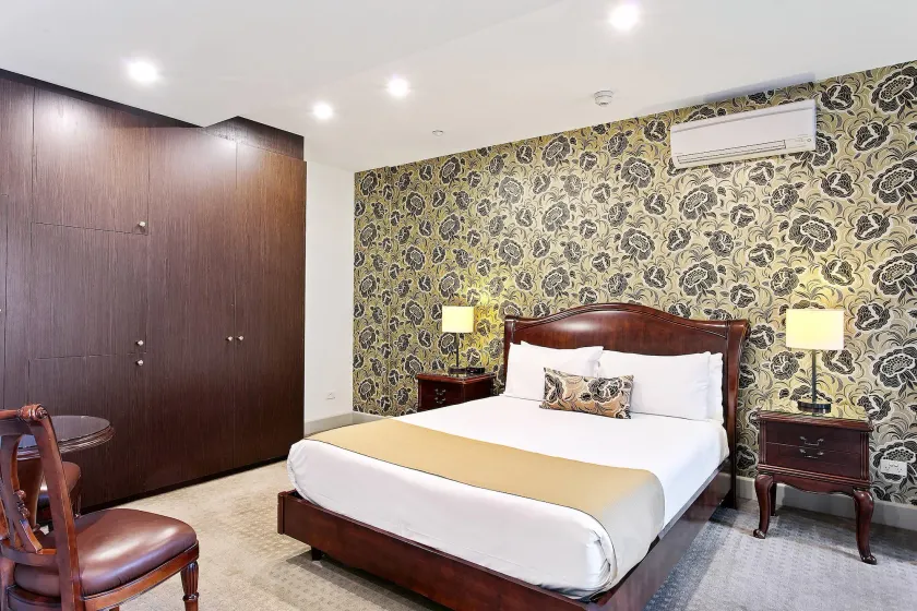 Quality Inn Heritage on Lydiard - Image 1