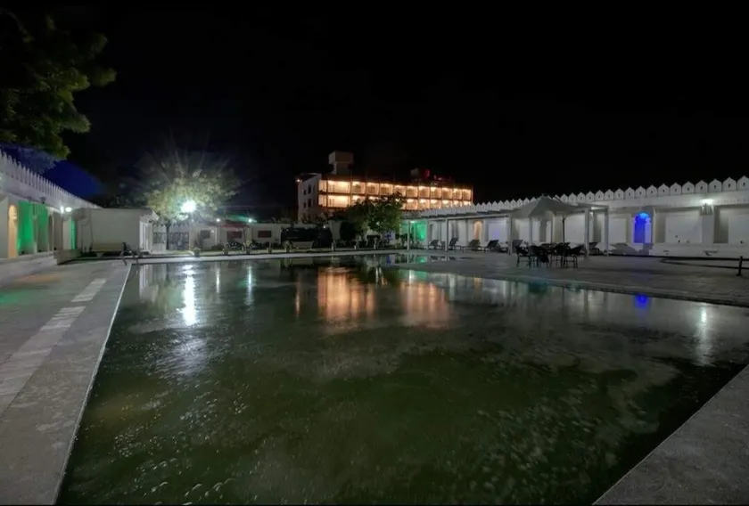 Hotel Krishna Raj - Image 1