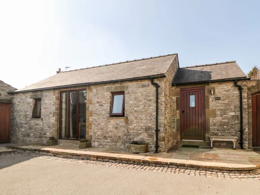 Swallow Barn - Image 1
