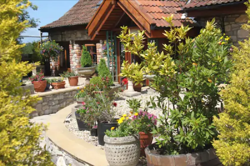 Bridge Farm Guesthouse rooms - Image 1