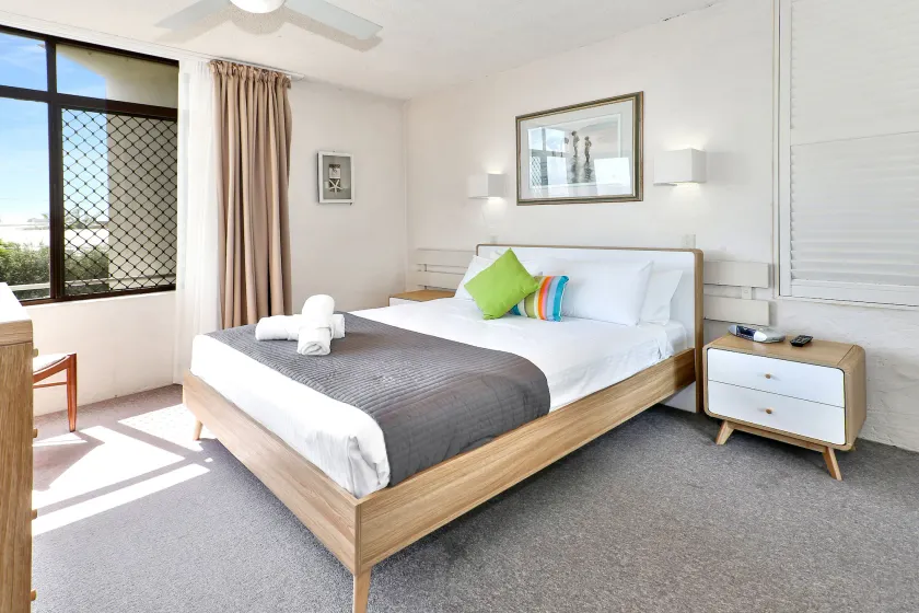 Warroo Apartments - Image 1