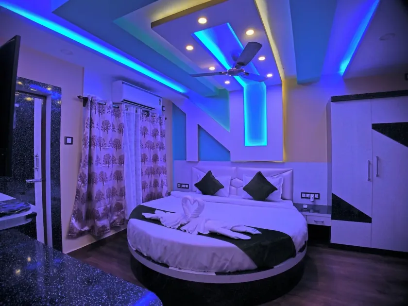 THE PELICAN BEACH RESORT - Image 1