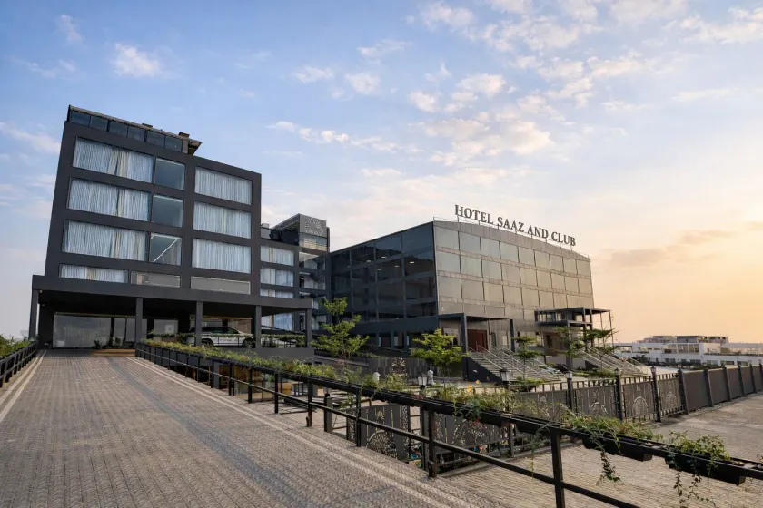 Saaz Hotel Club & Convention Centre - Image 1