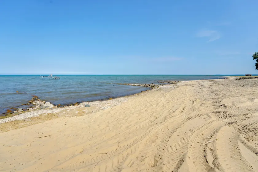 Chic Port Austin Studio: Steps to Lake Huron - Image 1