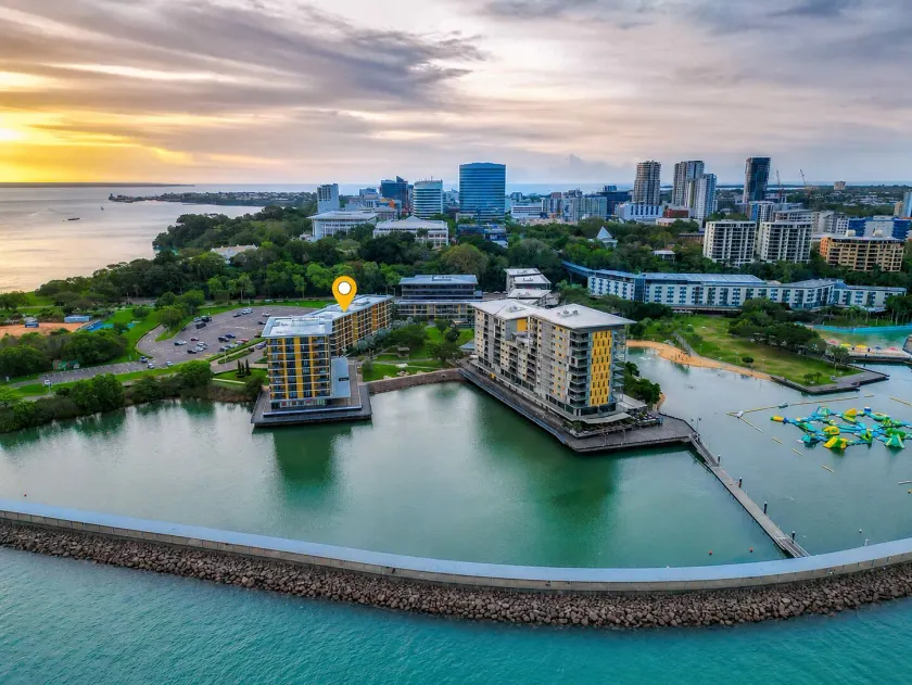 Darwin Waterfront Apartments - Image 1